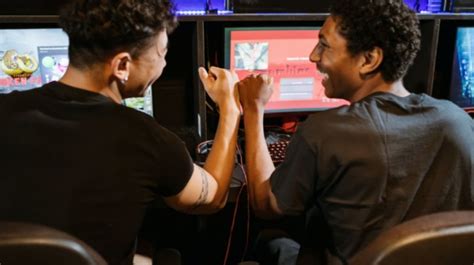 Sertifikat, penghargaan, tanda, atau dokumen yang dipajang di ff di tutup - Top-Up Sultan Sejati topik top up Komunitas gamer aktif